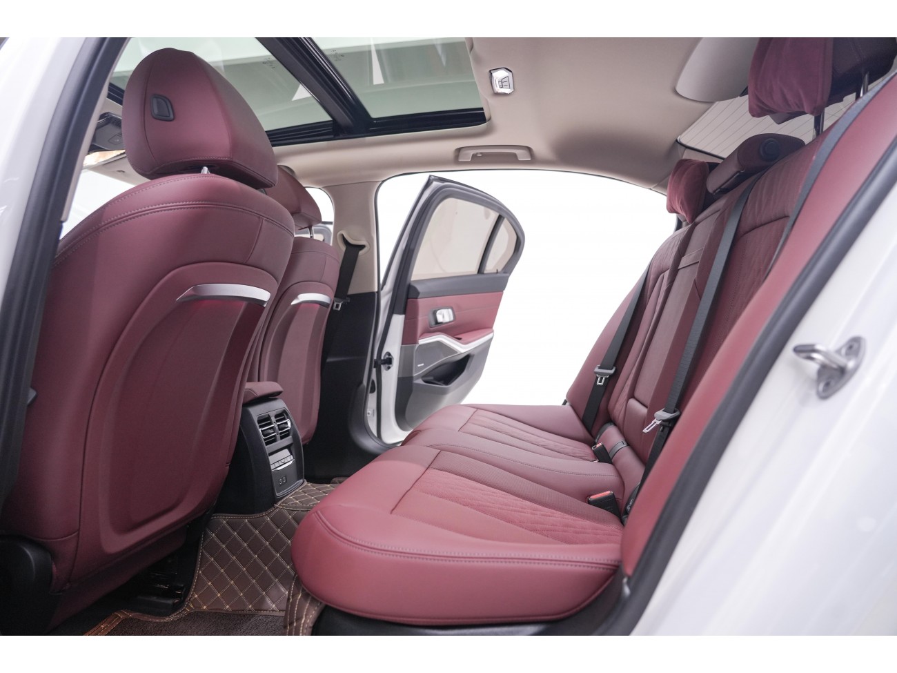 BMW 330Li 2025