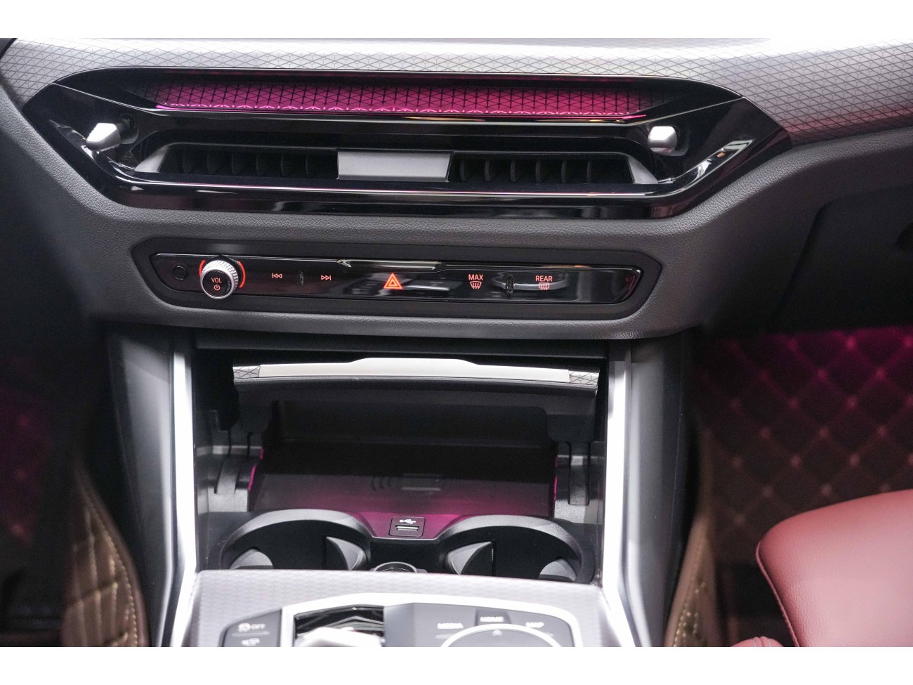 BMW 330Li 2025