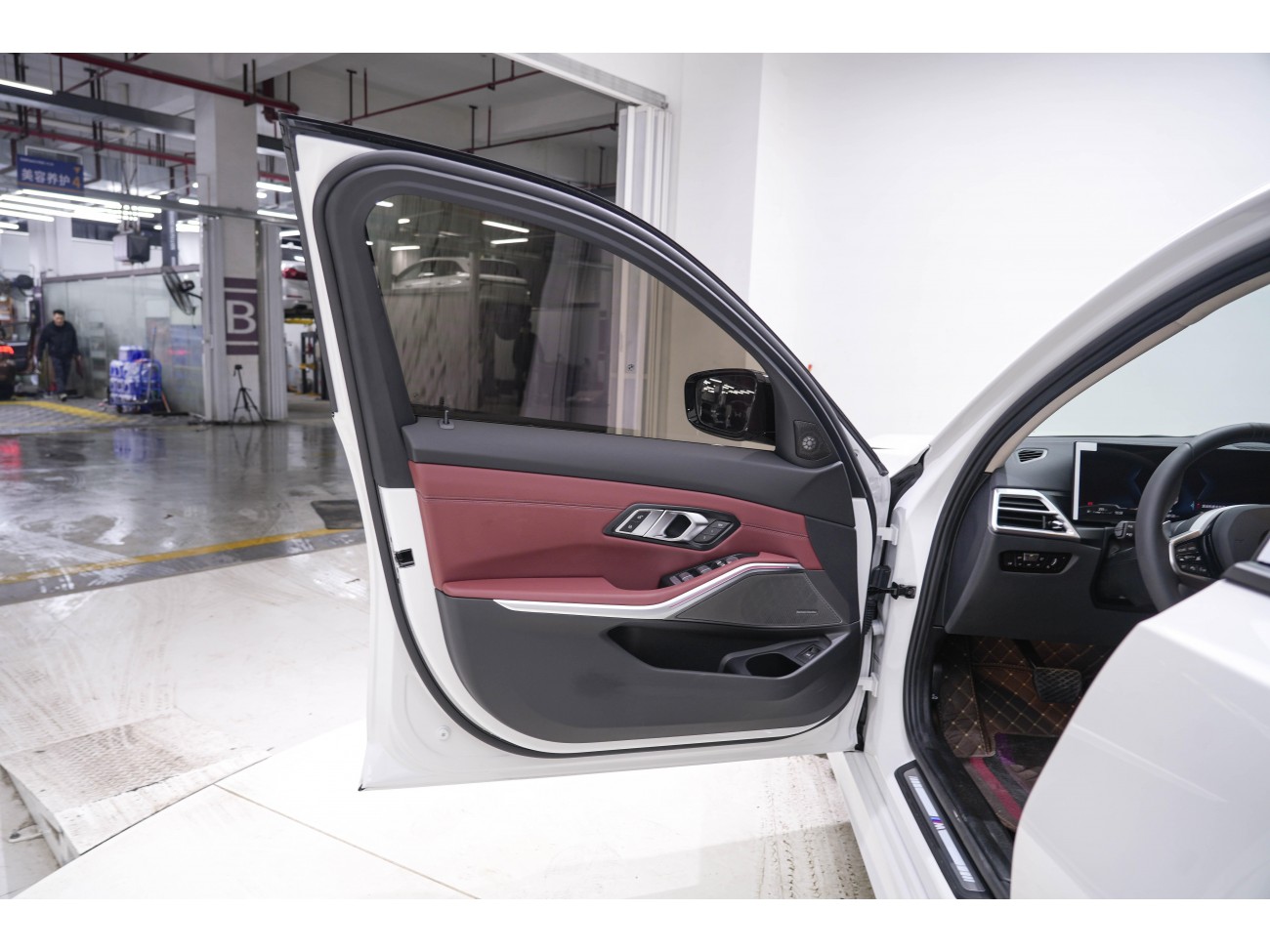 BMW 330Li 2025