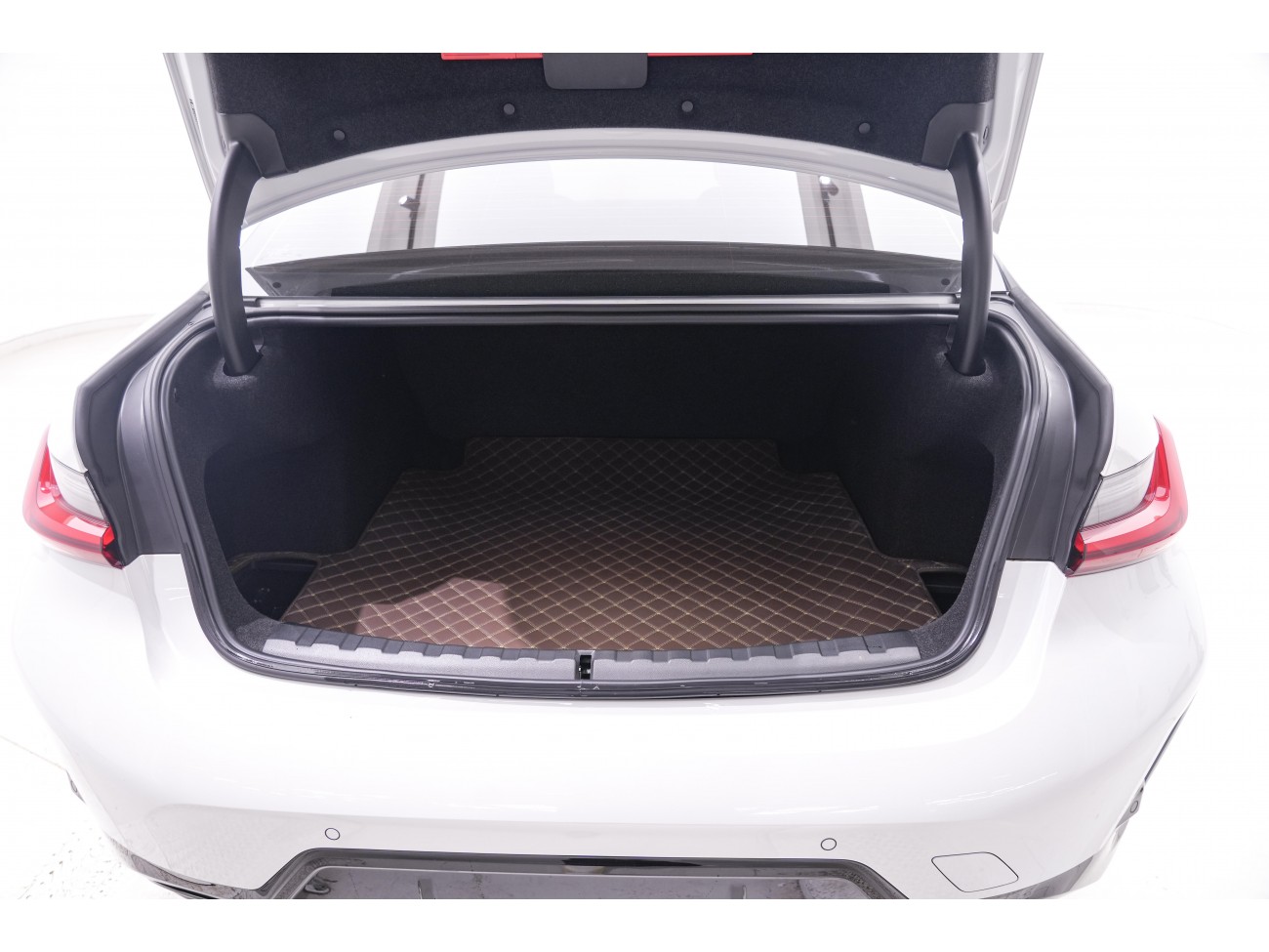 BMW 330Li 2025