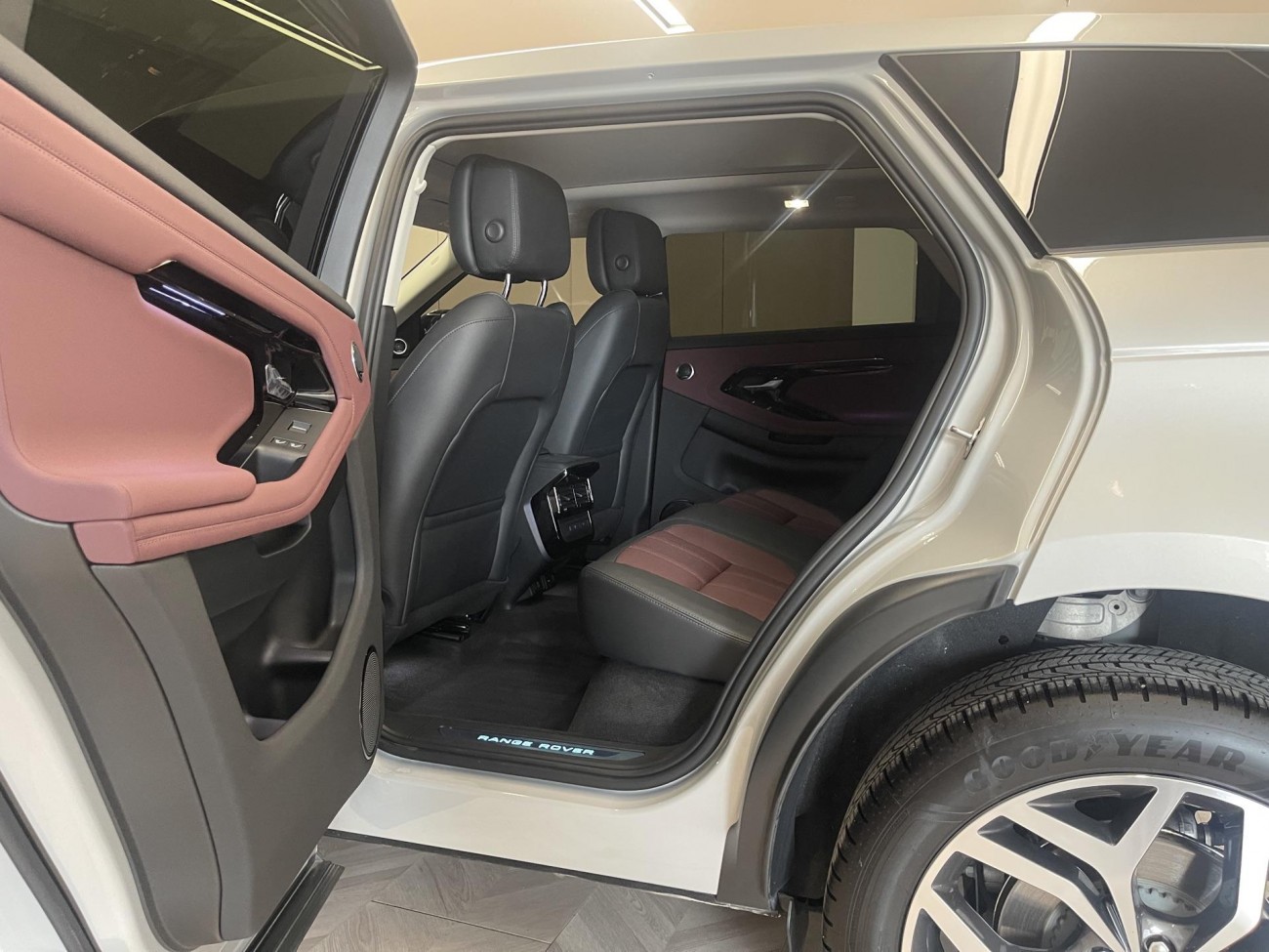 Land Rover Range Rover 2025