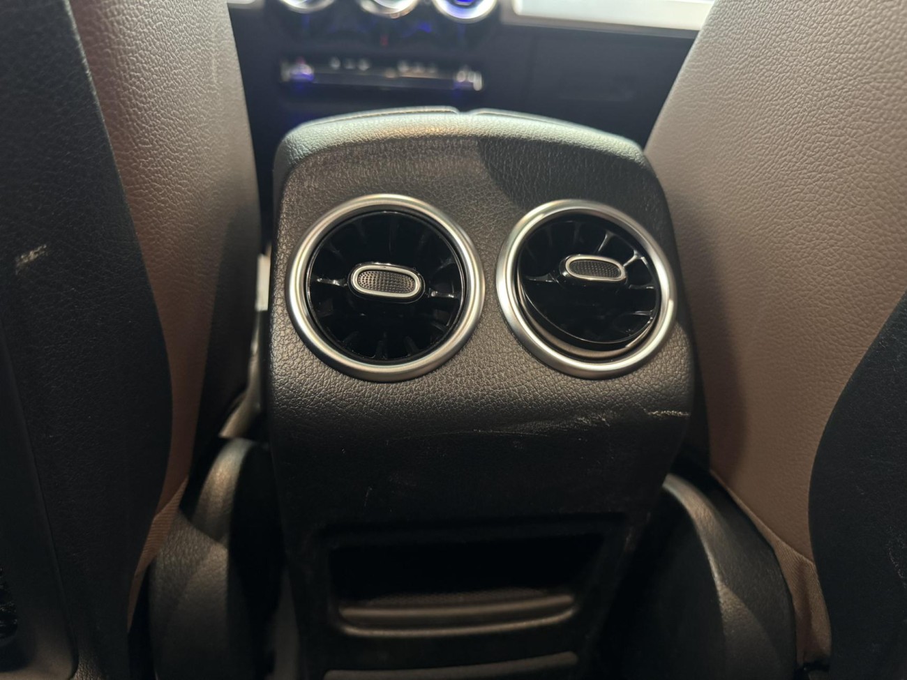 Mercedes-Benz GLB 2021