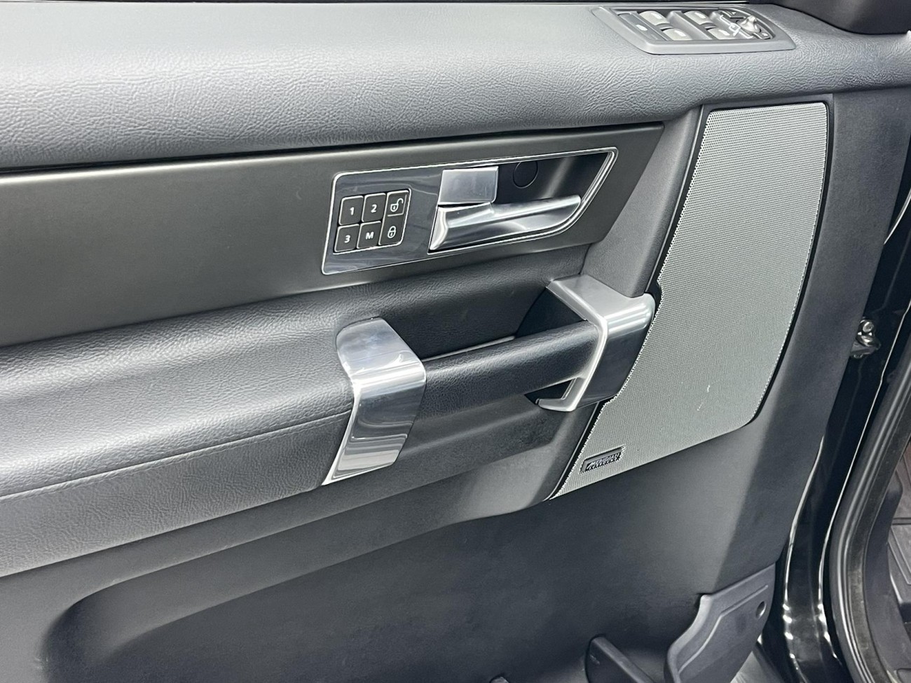 Land Rover Discovery 2019