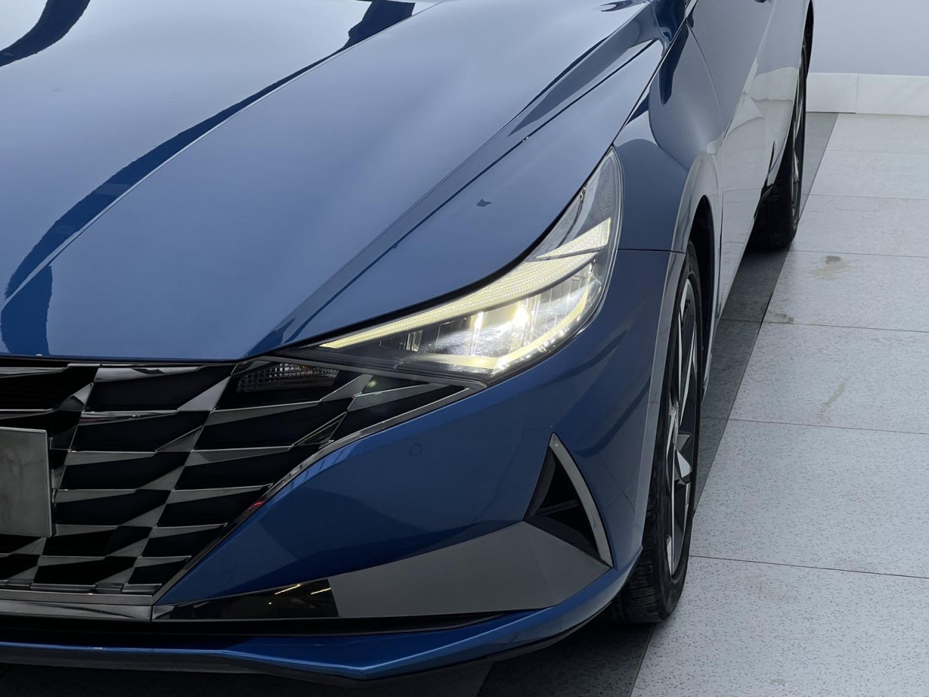 Hyundai Elantra 2012