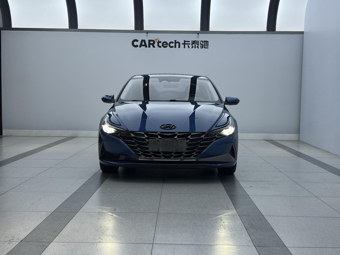 Hyundai Elantra 2012