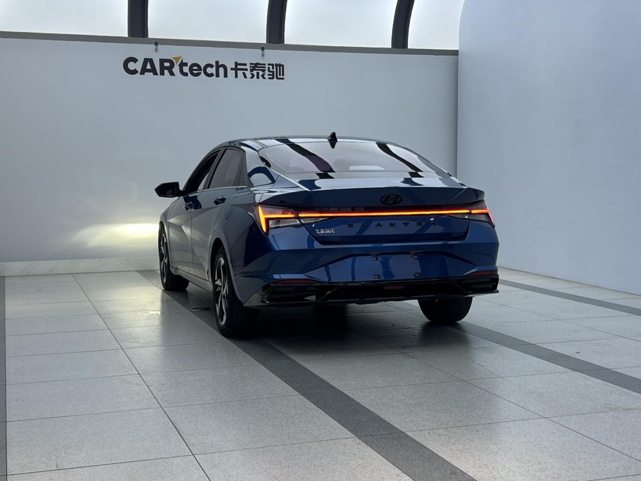 Hyundai Elantra 2012