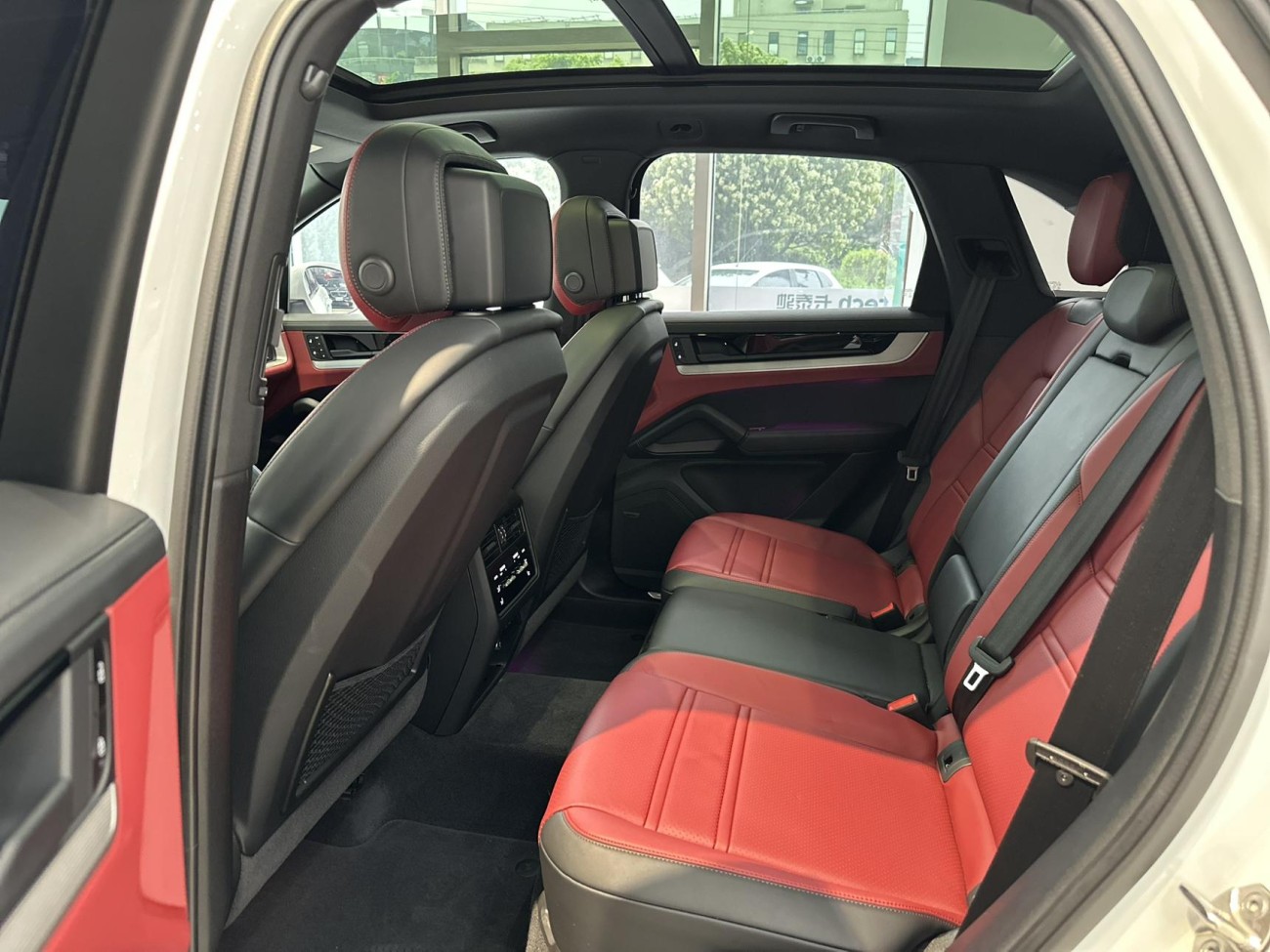 Porsche Cayenne 2025