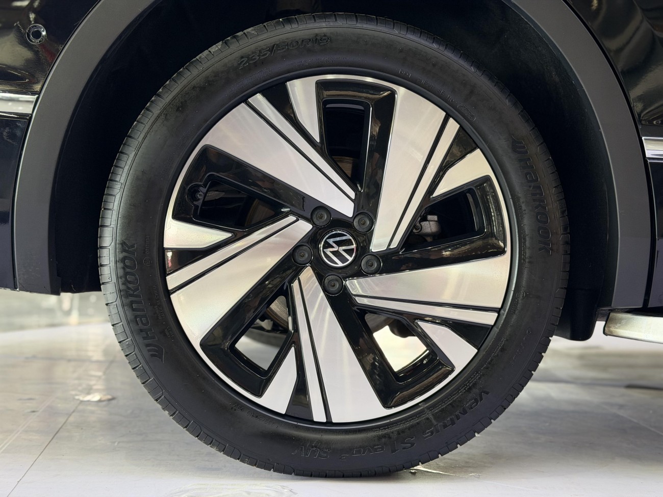 Volkswagen Tiguan L 2023