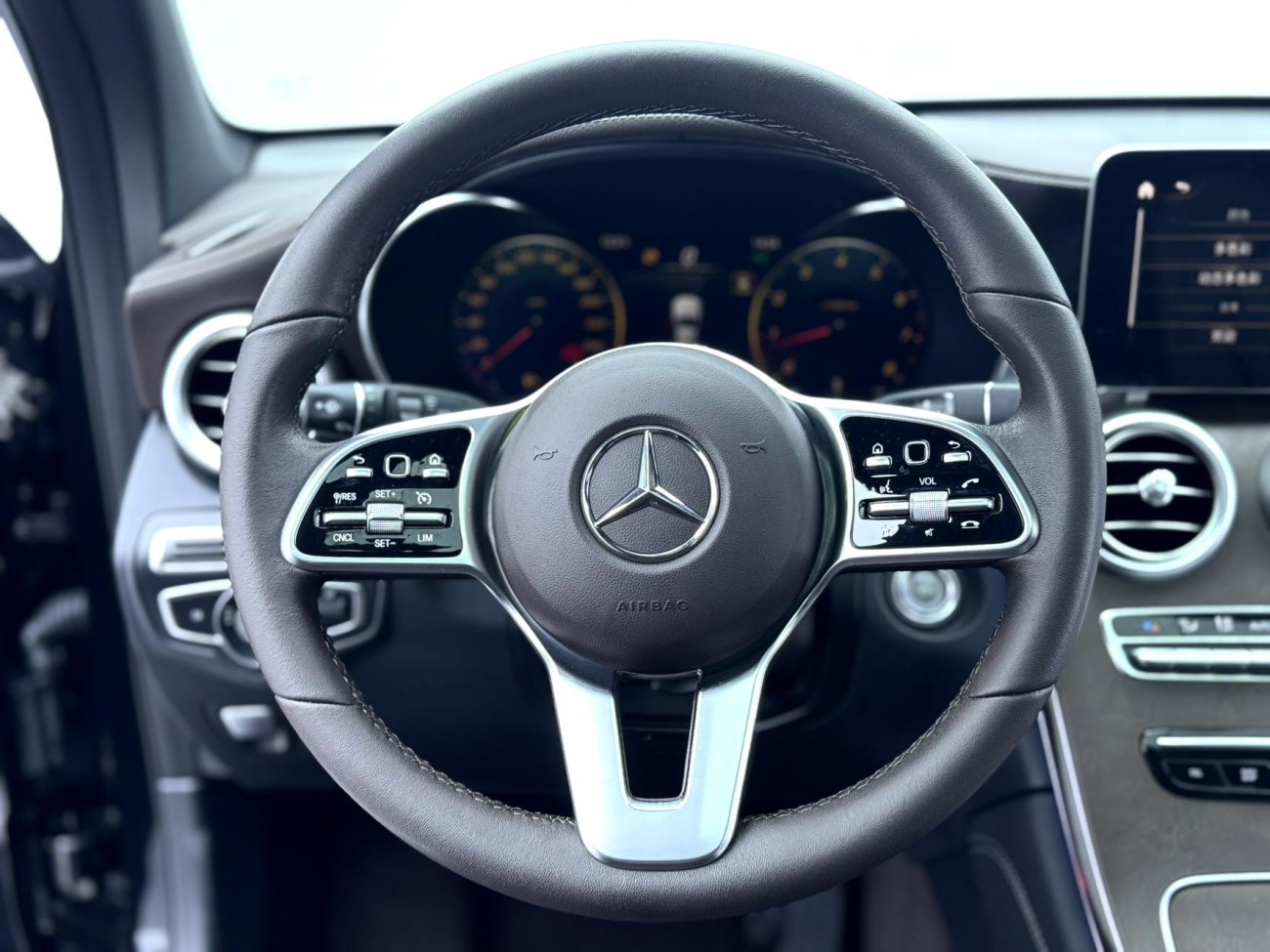 Mercedes-Benz GLC 260 L 2020