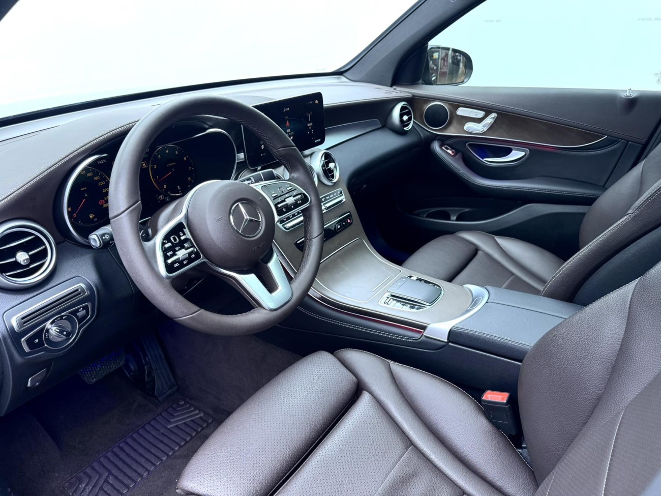 Mercedes-Benz GLC 260 L 2020