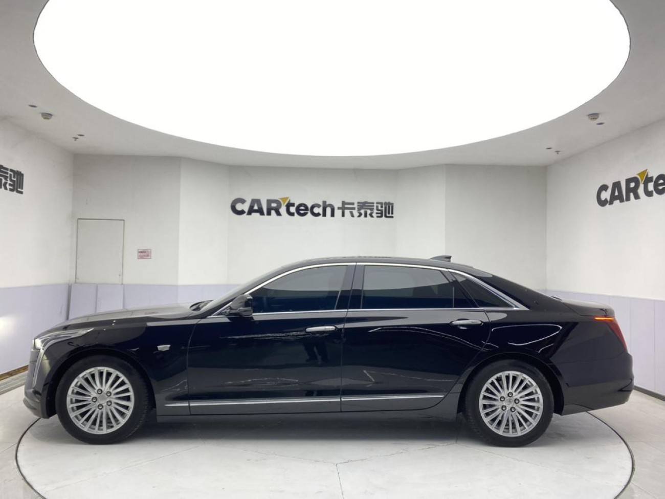 Cadillac CT6 2023