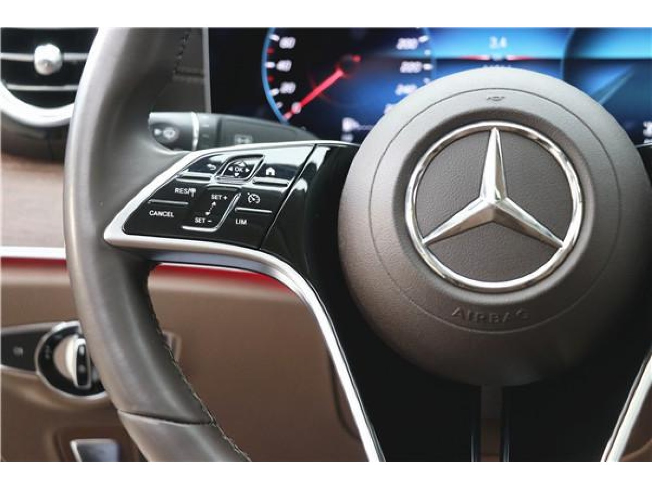 Mercedes-Benz E 300 L 2023