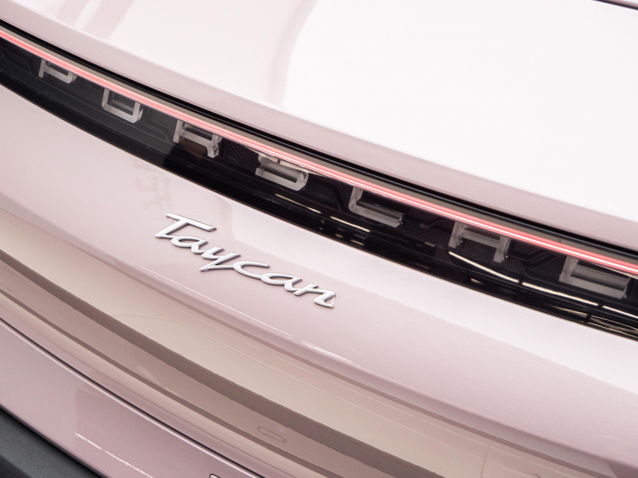 Porsche Taycan 2023