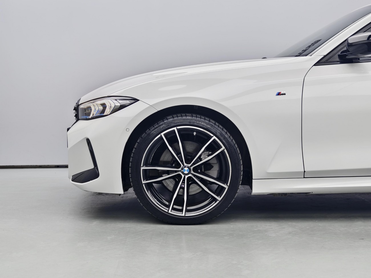 BMW 330Li 2024
