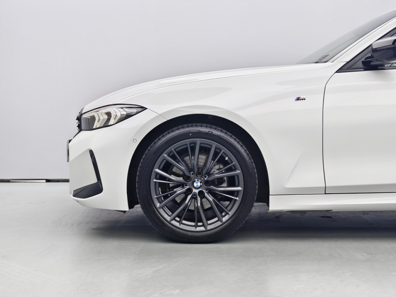 BMW 325Li 2023