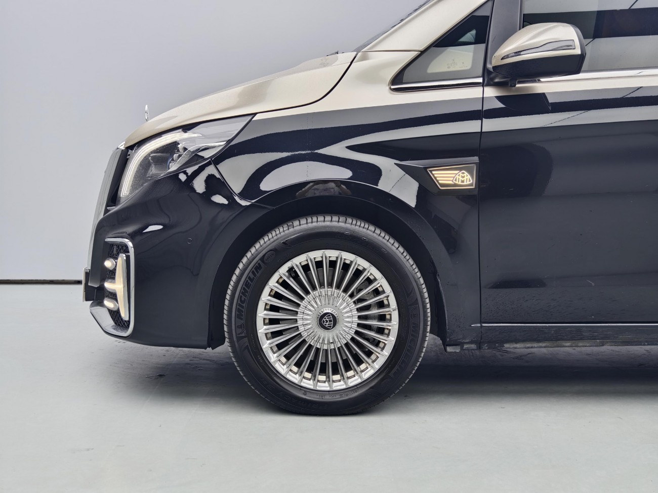 Mercedes-Benz 2023 2024