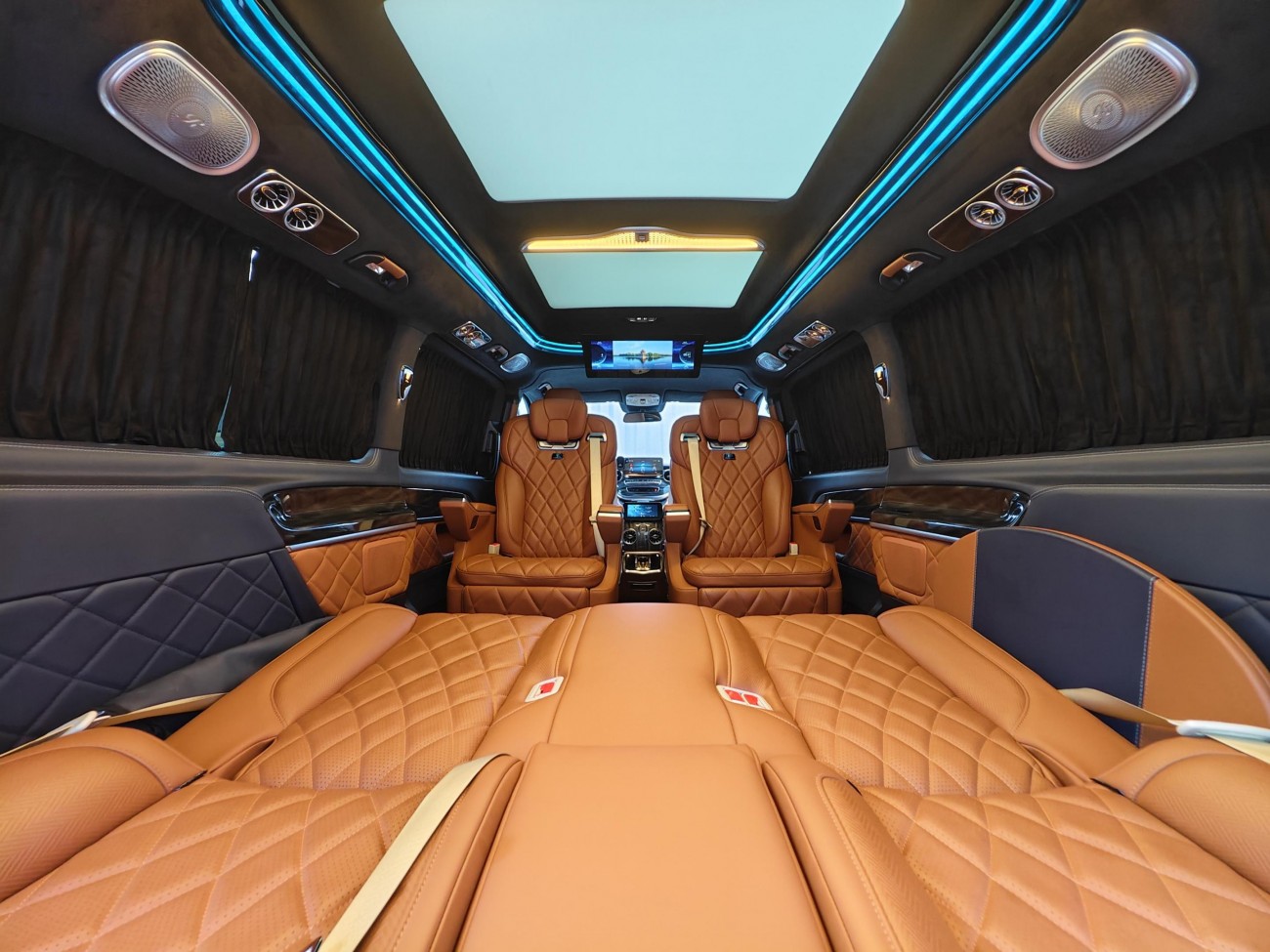 Mercedes-Benz 2023 2024