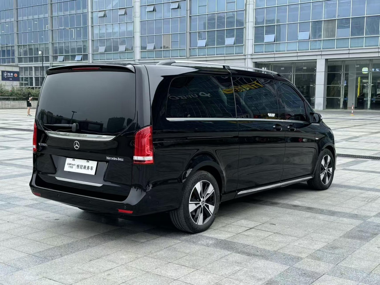 Mercedes-Benz V 2023