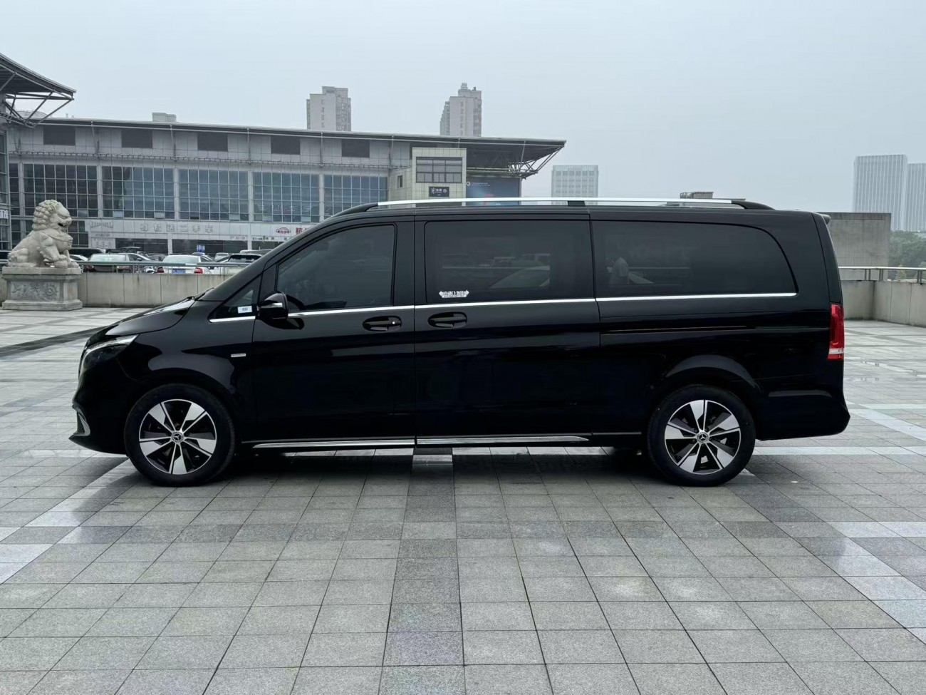 Mercedes-Benz V 2023
