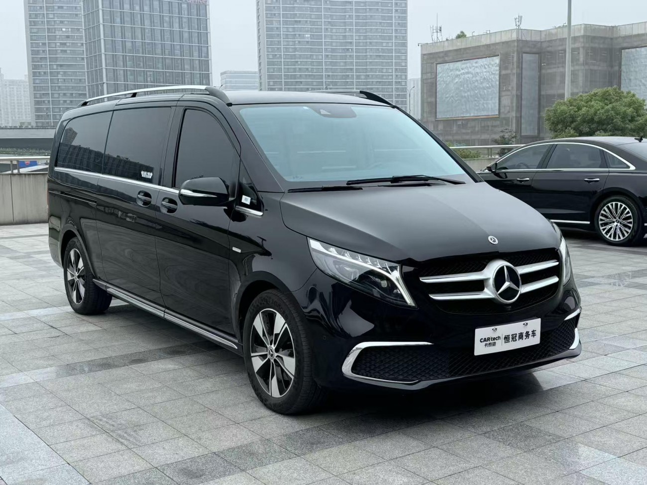 Mercedes-Benz V 2023