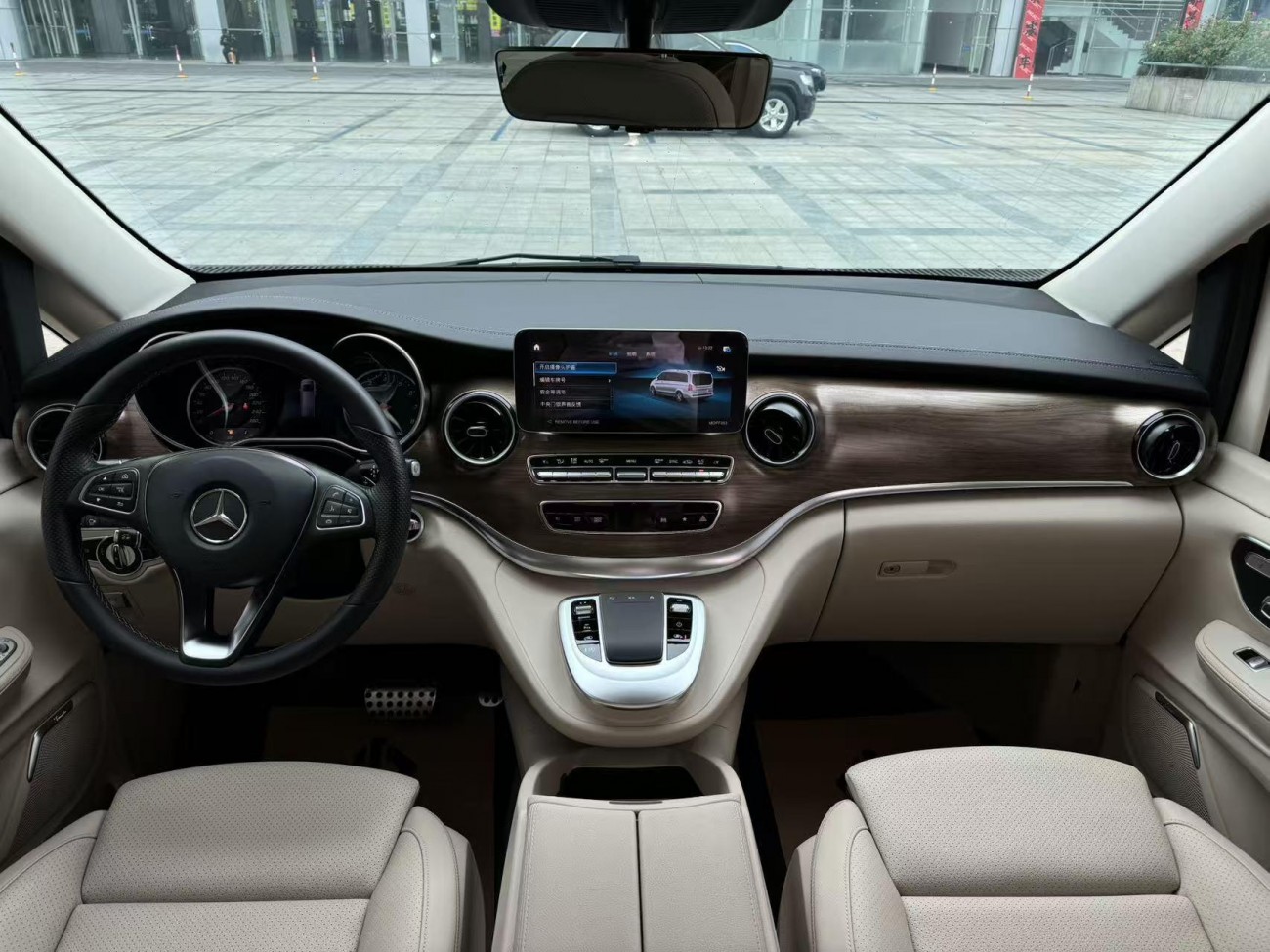 Mercedes-Benz V 2023