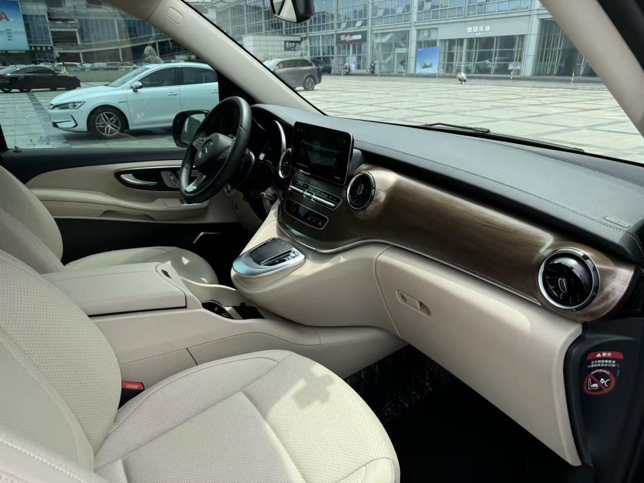 Mercedes-Benz V 2022