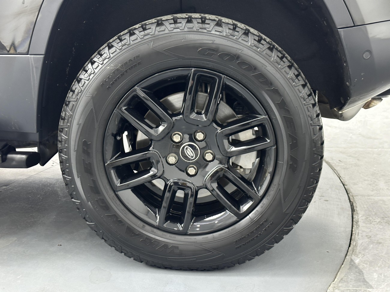 Land Rover Defender 2022