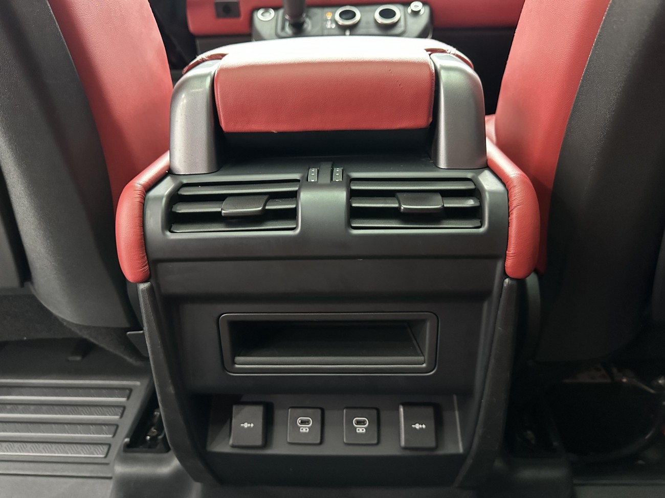 Land Rover Defender 2022