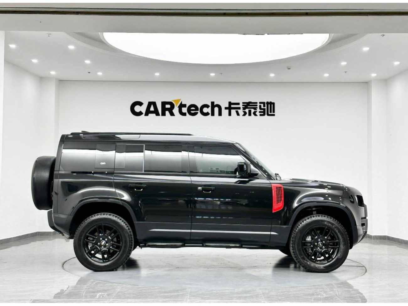Land Rover Defender 2022