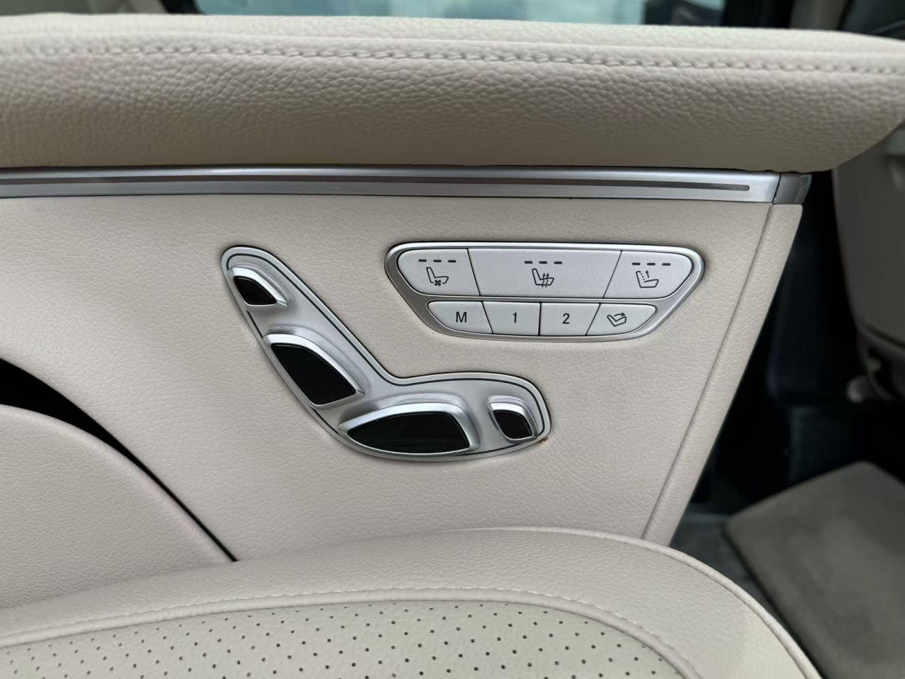 Mercedes-Benz V 2022