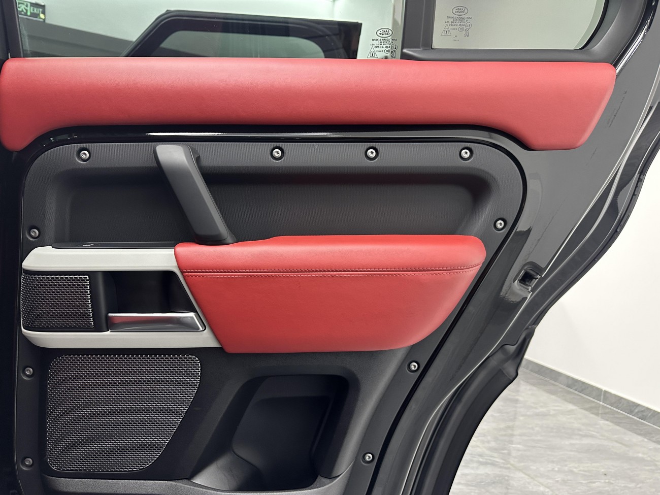 Land Rover Defender 2022