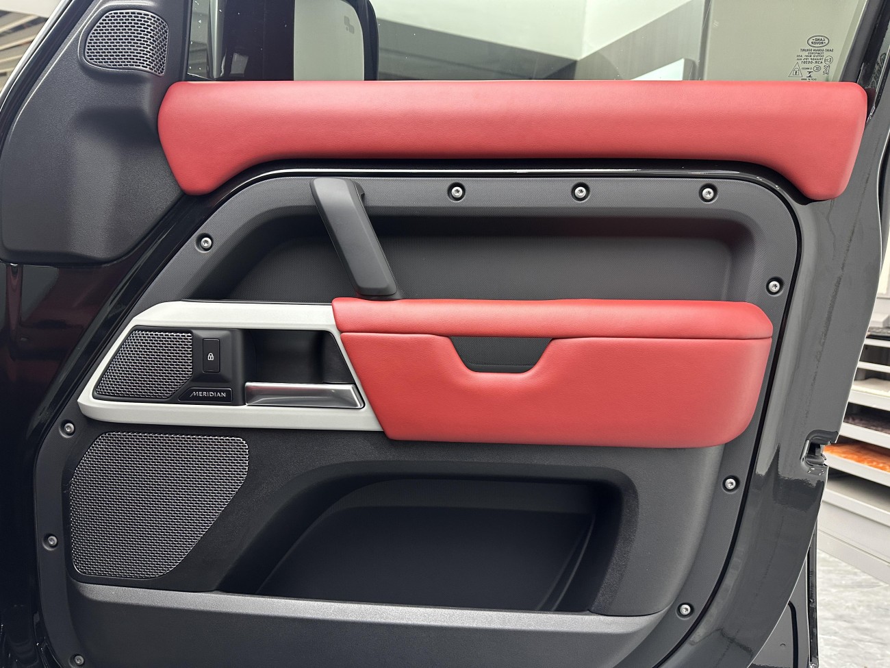Land Rover Defender 2022
