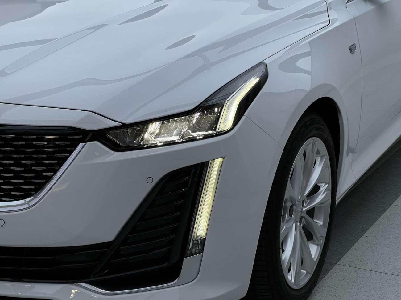 Cadillac CT5 2023
