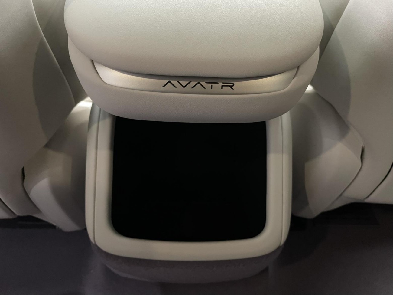 Avatr 12 2025