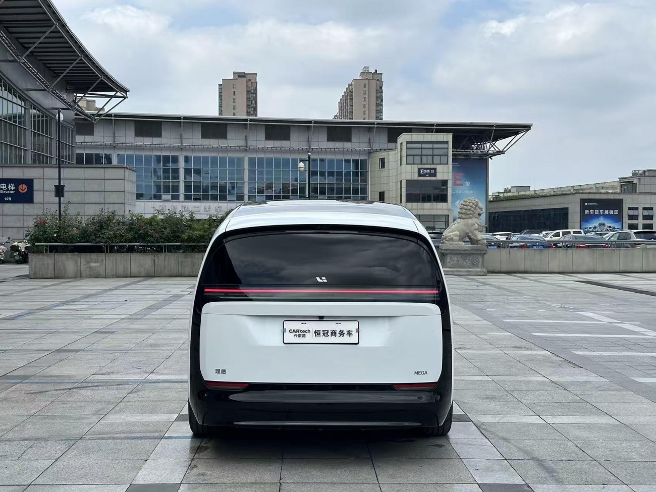 Li Auto MEGA 2025