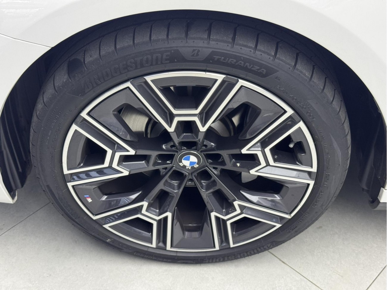 BMW 530Li 2024