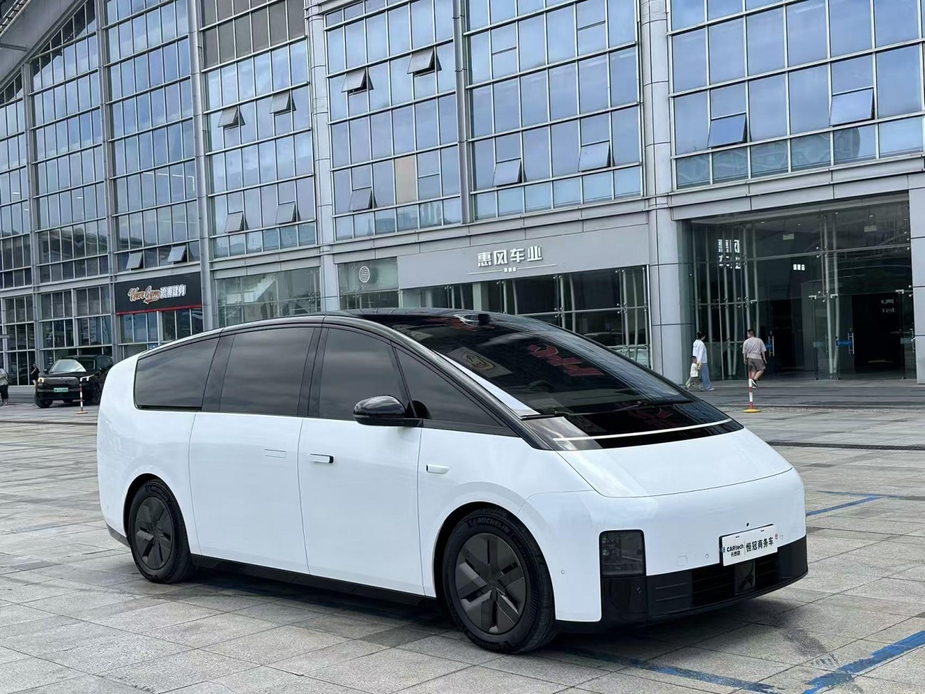Li Auto MEGA 2025