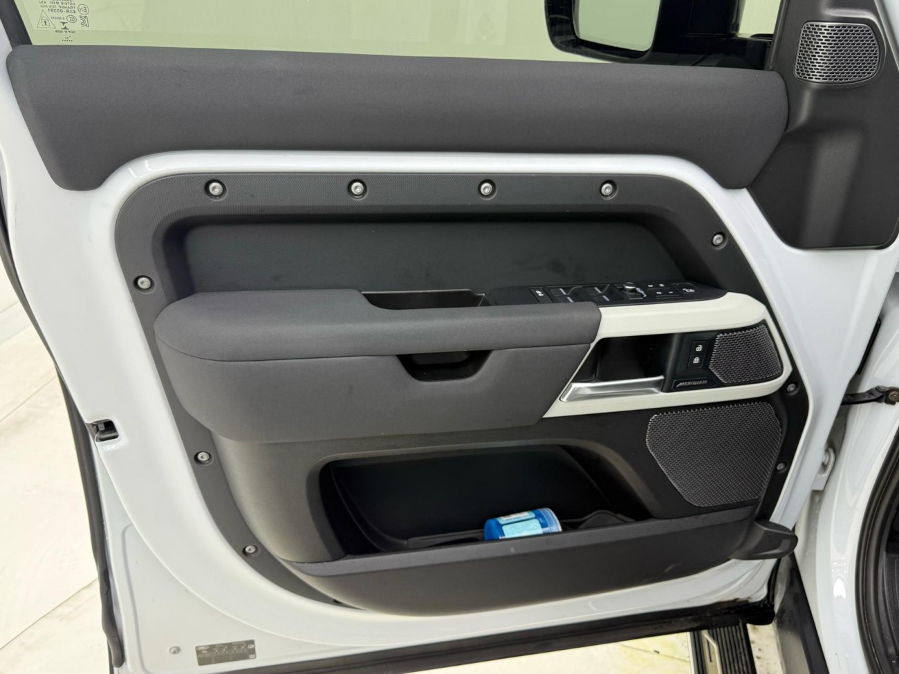 Land Rover Defender 2021