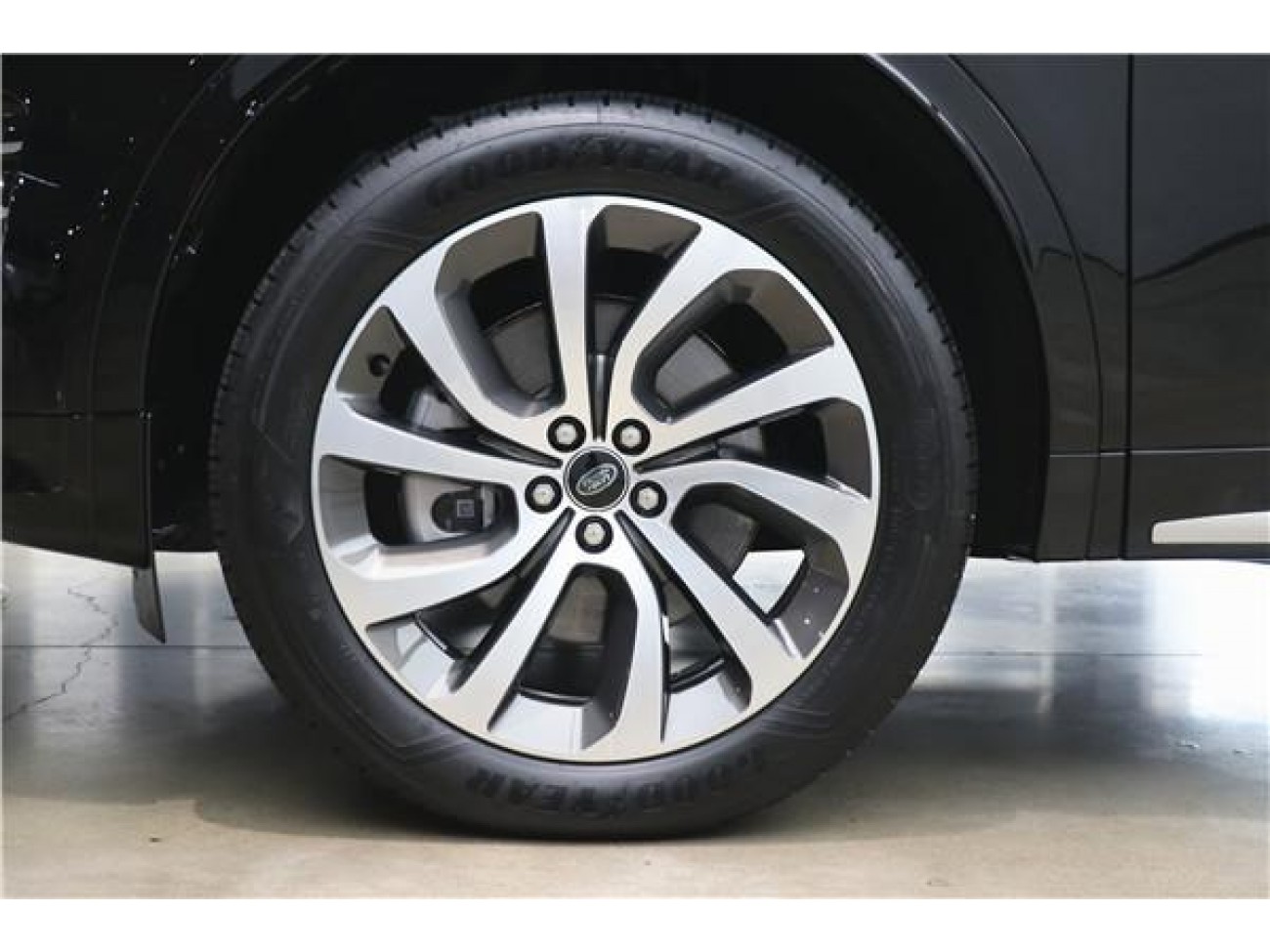 Land Rover Discovery Sport 2024