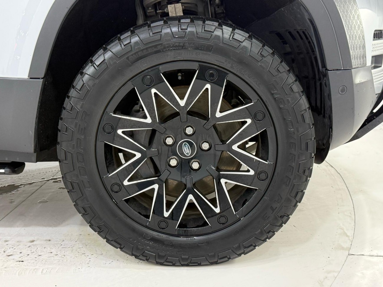 Land Rover Defender 2021