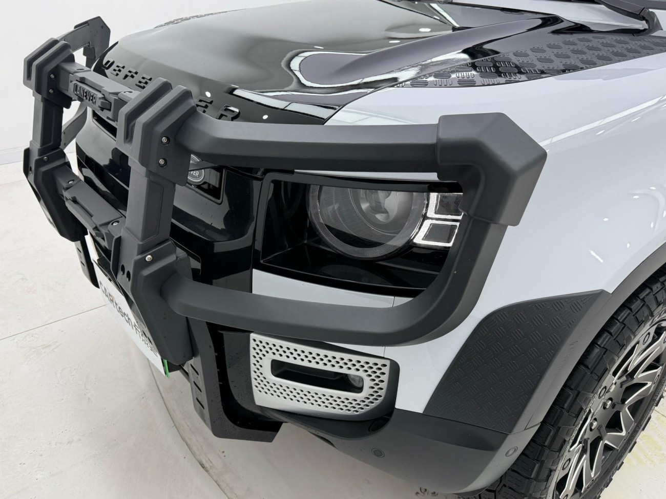 Land Rover Defender 2021