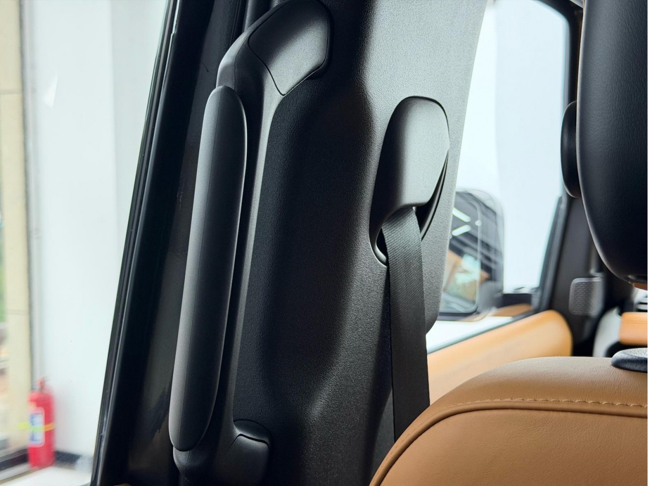 Land Rover Defender 2023