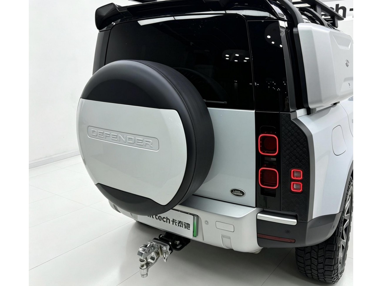 Land Rover Defender 2021