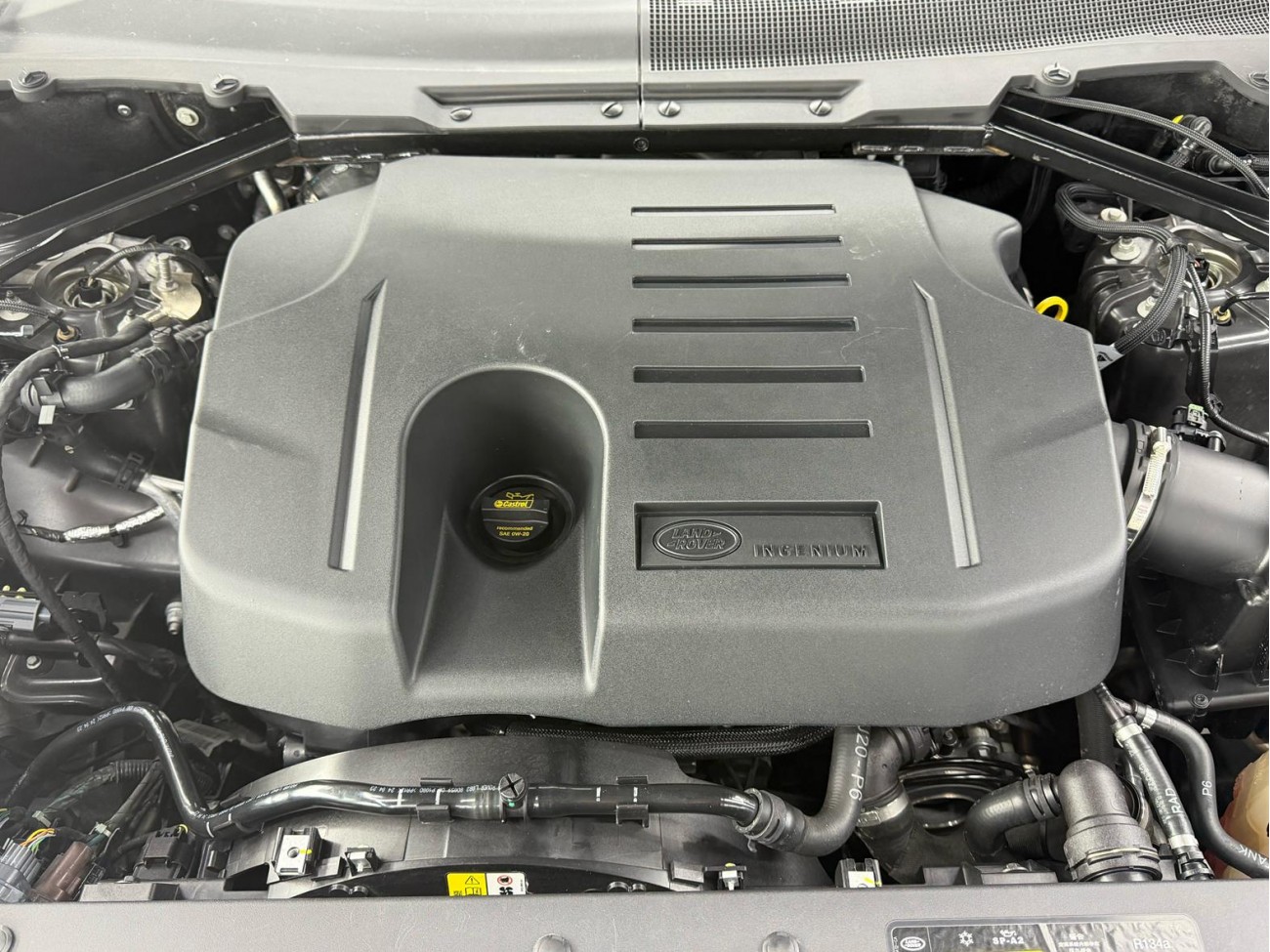Land Rover Defender 2023