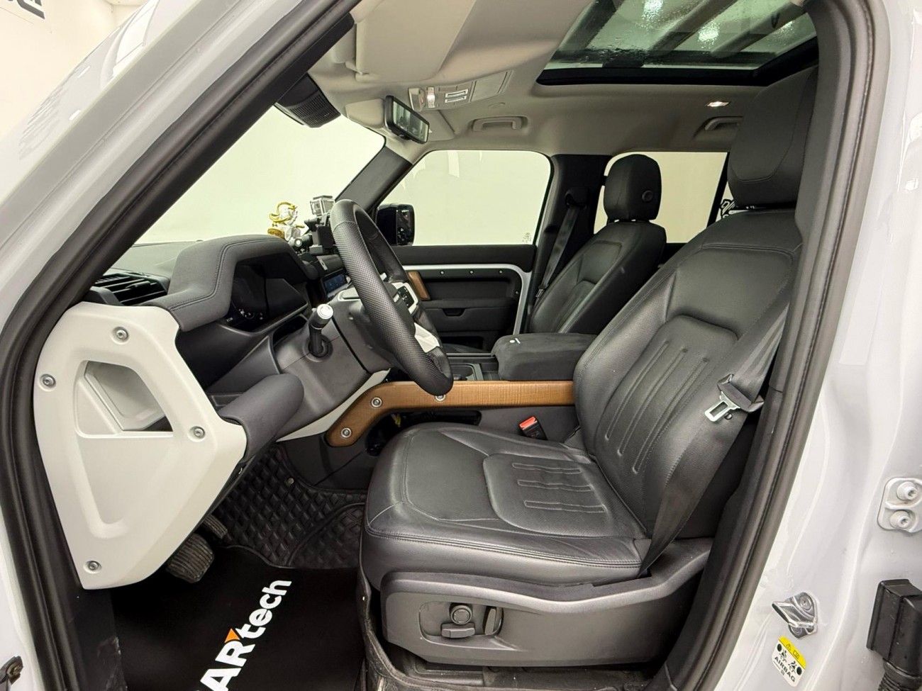 Land Rover Defender 2021