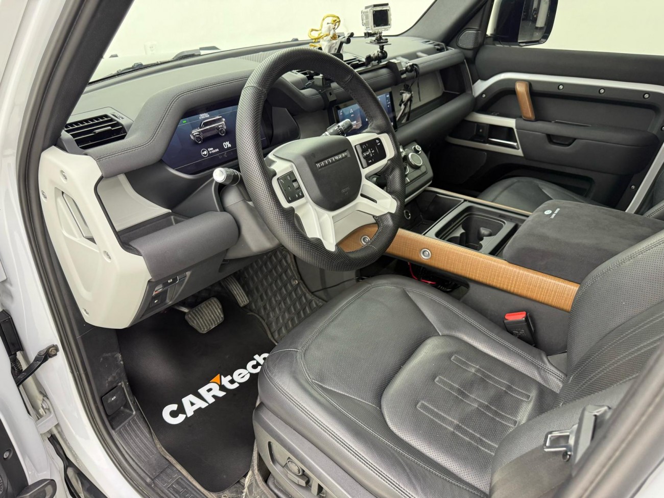 Land Rover Defender 2021