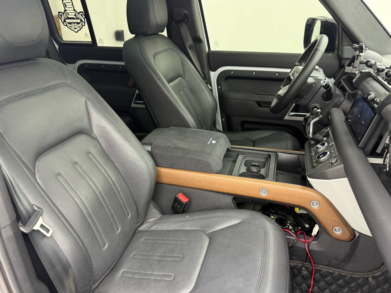 Land Rover Defender 2021