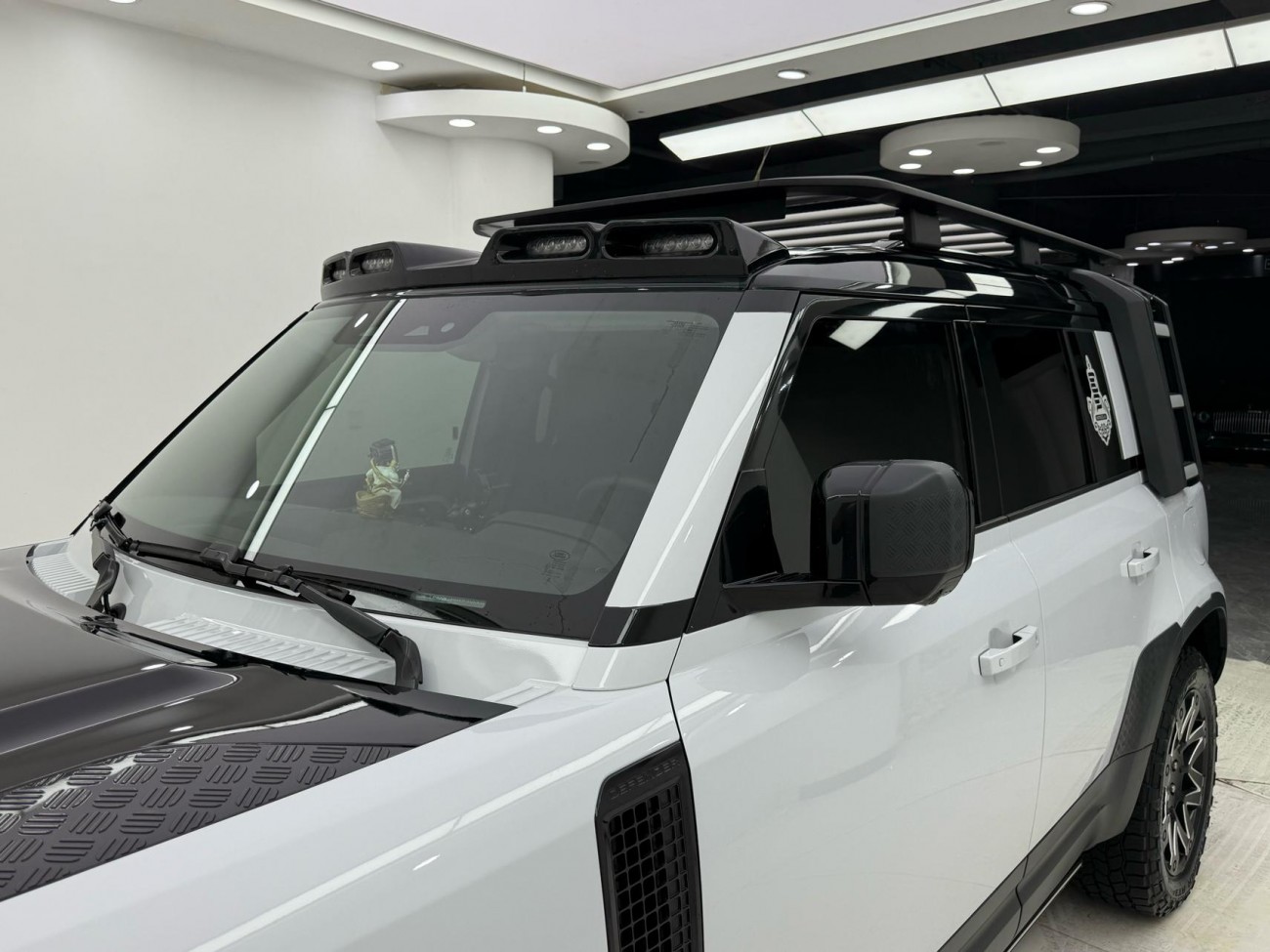 Land Rover Defender 2021