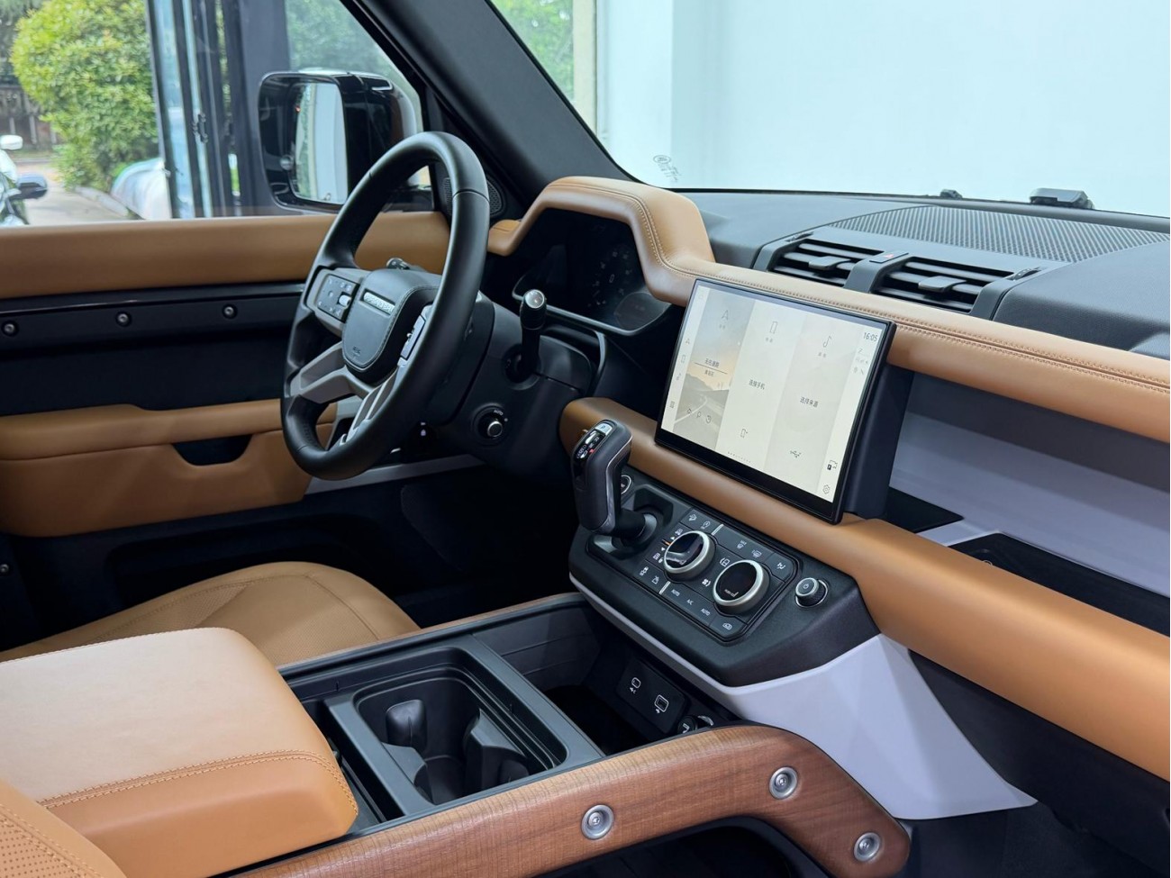 Land Rover Defender 2023