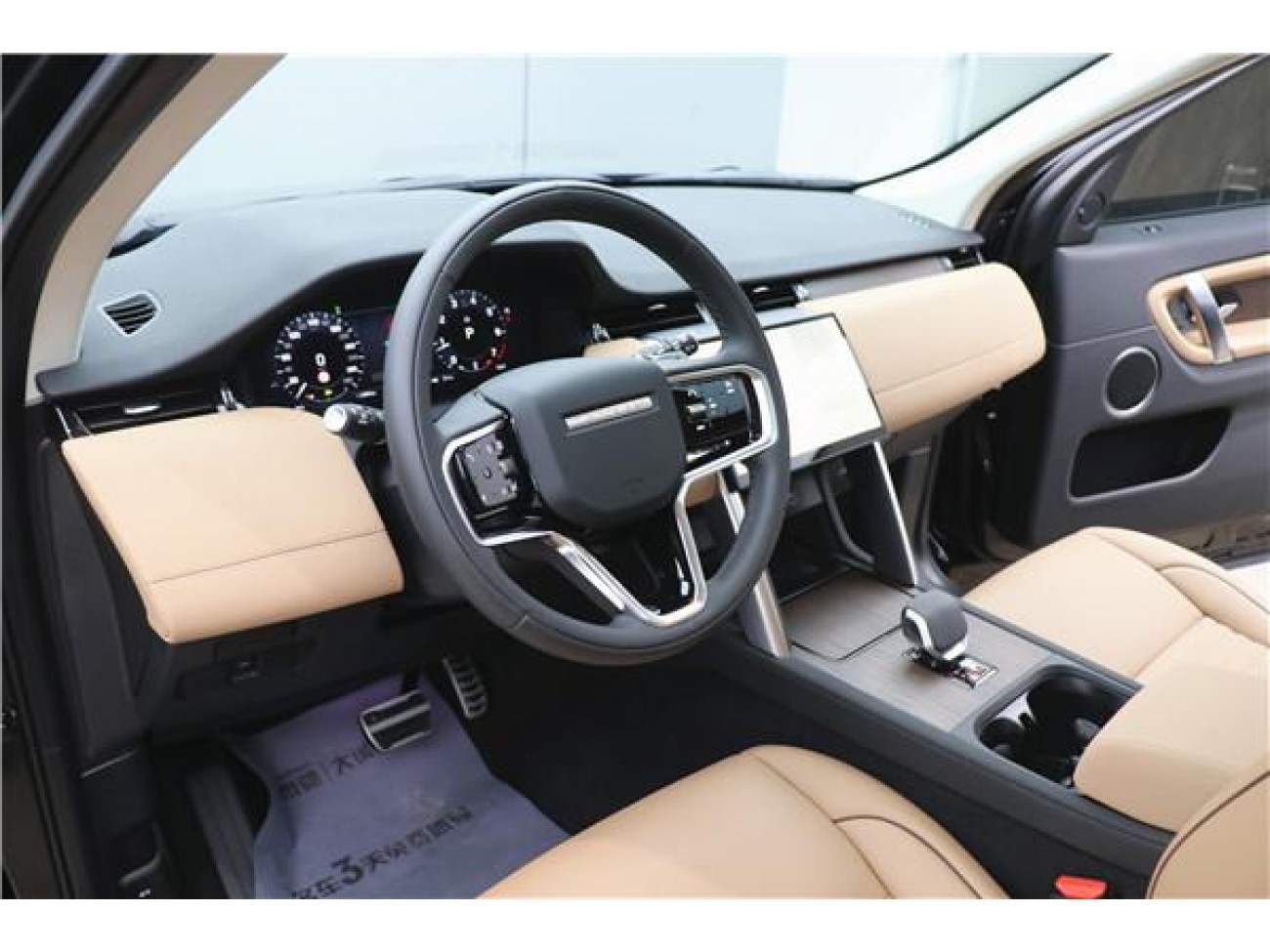 Land Rover Discovery Sport 2024